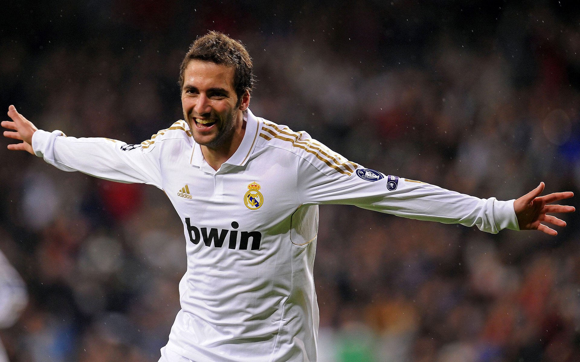 职业联赛吸引新兴行业赞助推动多元产业融合，职业联赛的作用