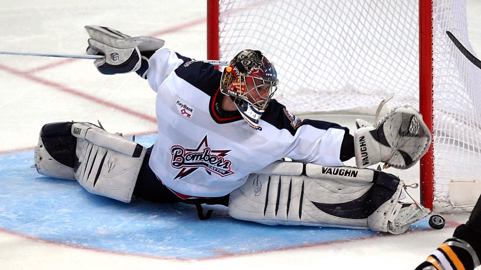 自由泳接力冲刺吉尔吉斯斯坦赢得喝彩，4×200自由泳接力全程回放